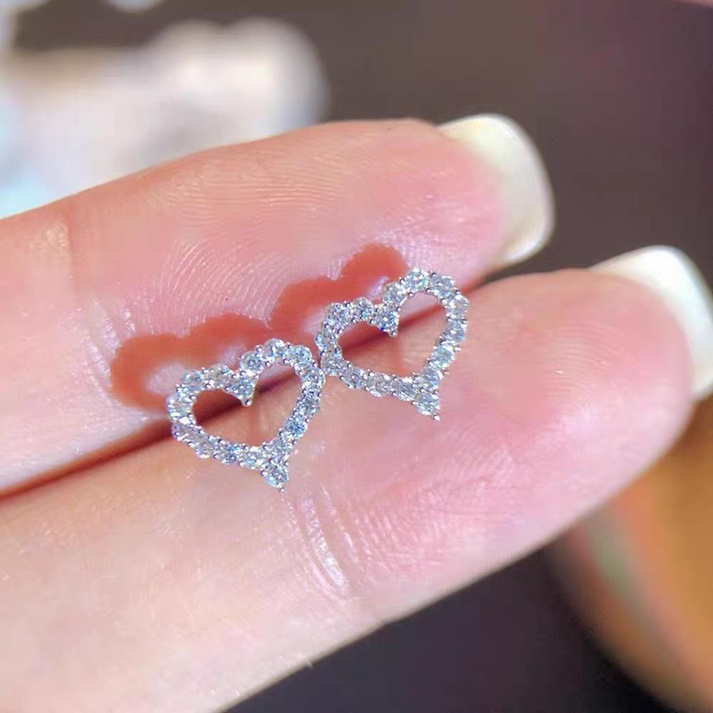 S925 Sterling Silver Heart Stud Earrings for Women - Elegant, Simple, and Stylish Ear Accessories 925 Silver платиновый