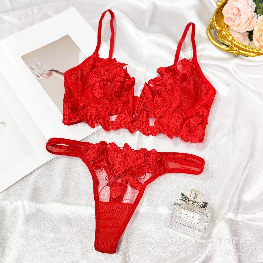 Lingerie sexy femminile sexy scollatura a V profonda ricamo pizzo ultrasottile reggiseno seno grande set reggiseno piccolo