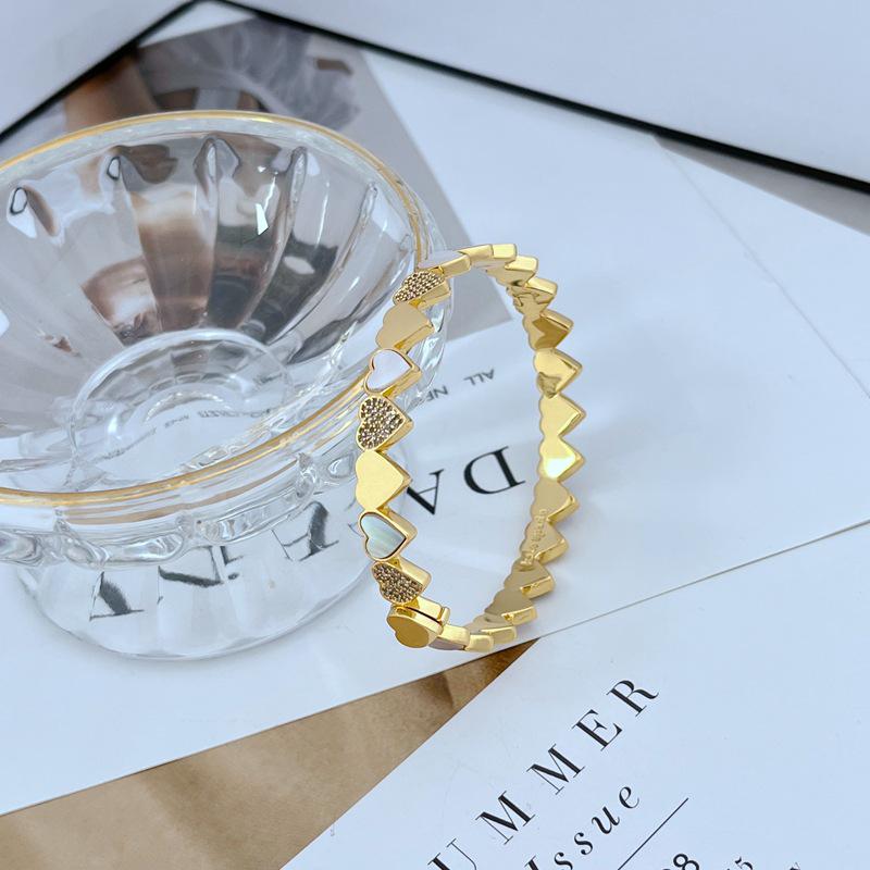 Exquisite Heart-Shaped Metal Bangle with Natural Shell & Zircon Inlay