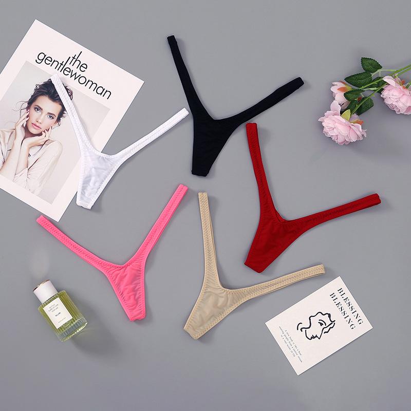 Sexy Deep-V-Tanga: Damen-T-Hose im Stil 'Pure Desire'