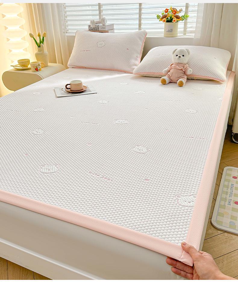 Summer Cool Ice Silk Mattress Topper: Soft, Cooling Bed Sheet for Air Conditioning Comfort