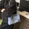 Textured chain tote bag women's new fashionable large-capacity class shoulder bag fashionable commuter bag