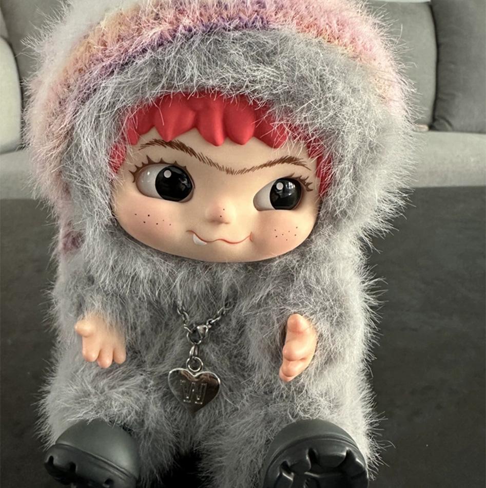 Wakuku Genuine Fuzzy Trendy Fun Party Series Blind Box Vinyl Action Figure Pendant Face Mystery Gift for Children Surprise Toy