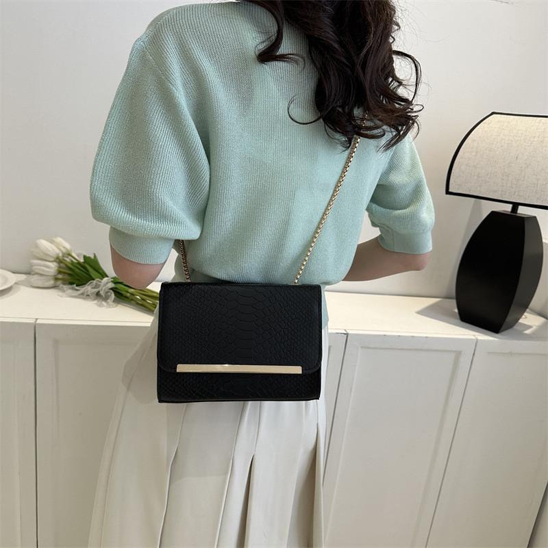 Trendy Korean Style Chain Shoulder Bag For Women In Black White Green Pink Brown