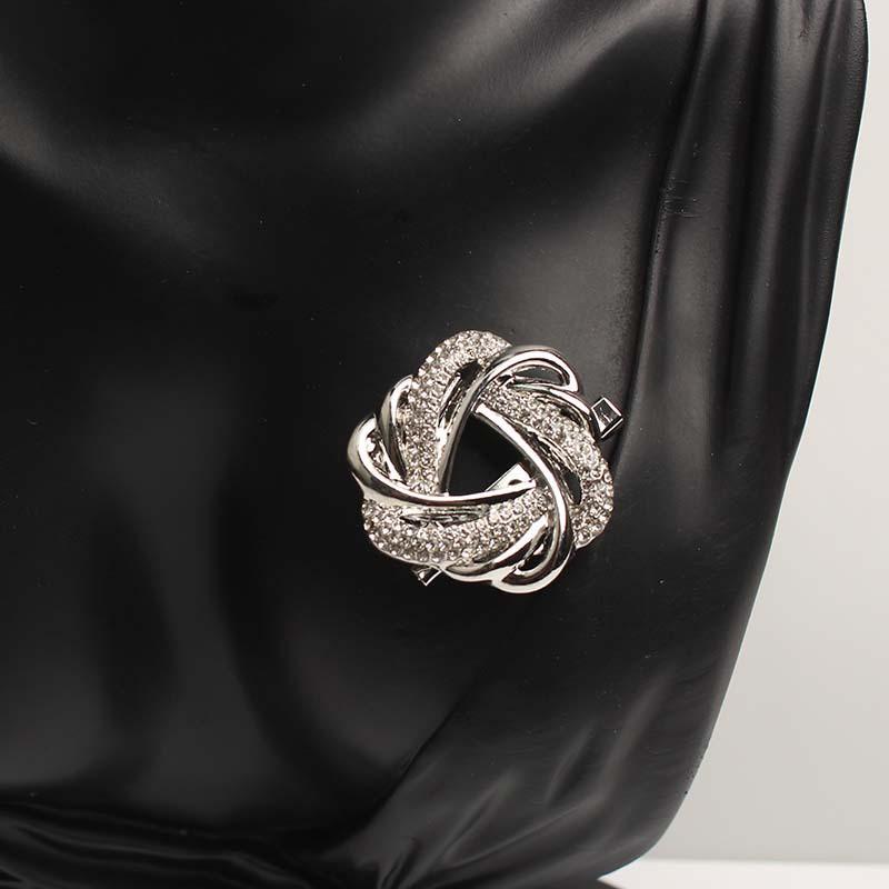 Moda Luxo Cristal Twist Round Silk Scarf Buckle Broches De Seda Clássicos Pins De Roupa De Senhora Requintada