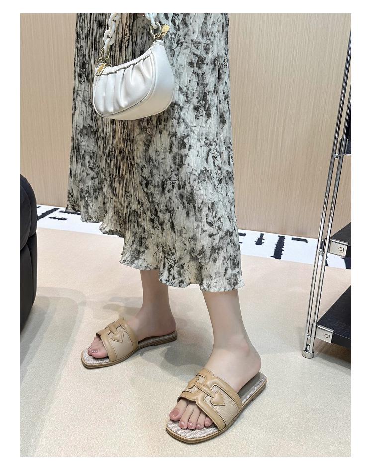 Plus Size Women's Summer Outdoor Flat Slippers for Wide Feet - French Beach Sandals