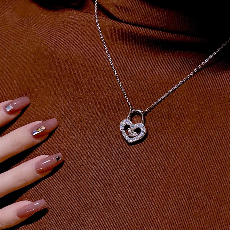 Minimalist Heart Lock Pendant Necklace: Charming Gift for Her