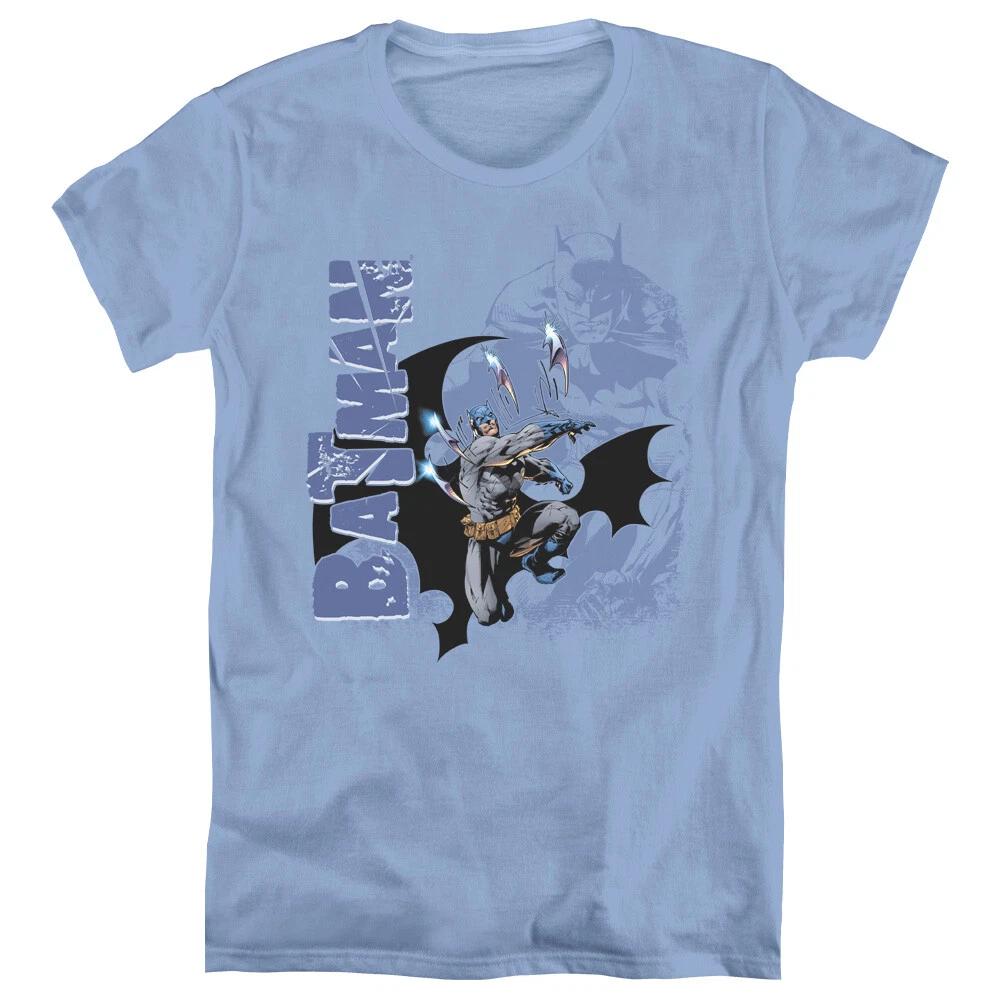 Batman Throwing Blades Women sT-Shirt L