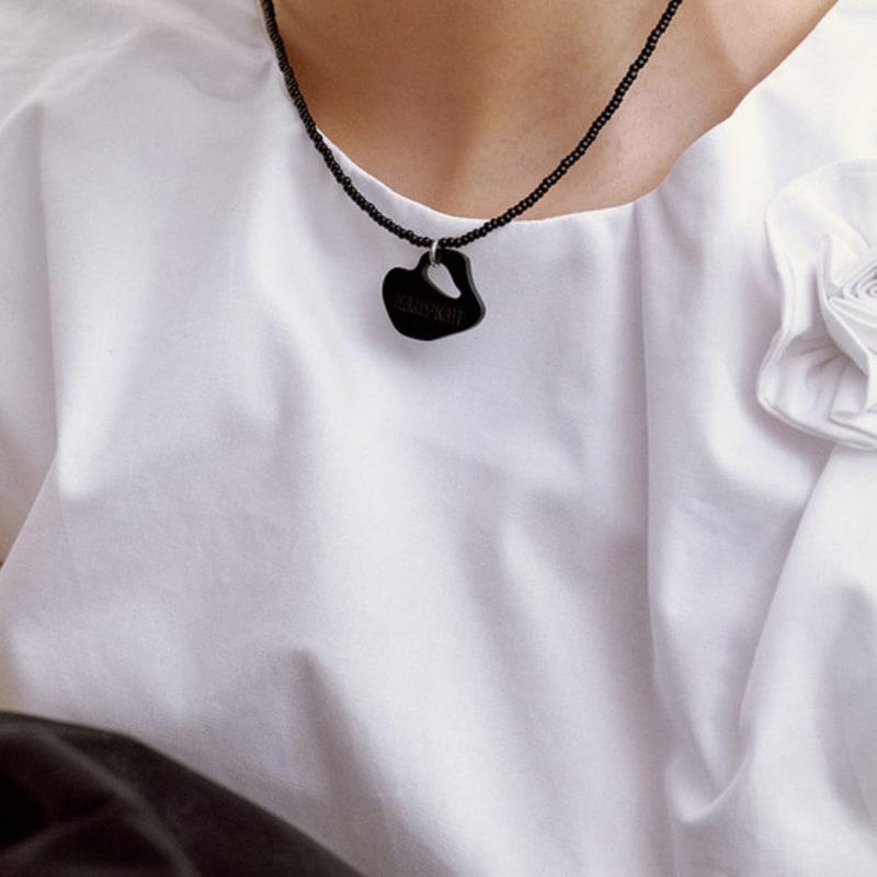 PEARLSONATE Ashore Shell Logo Necklace