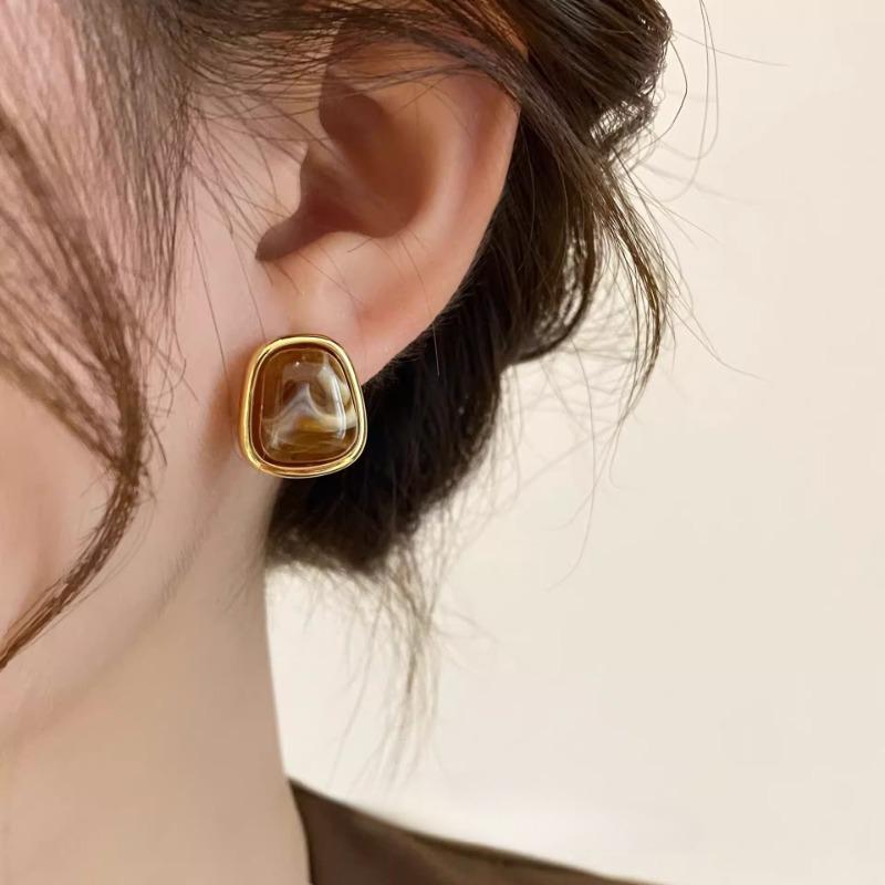 Vintage Coffee Color Square Resin Stud Earrings for Women Girls Fashion Metal Irregular Geometric Earrings Jewelry