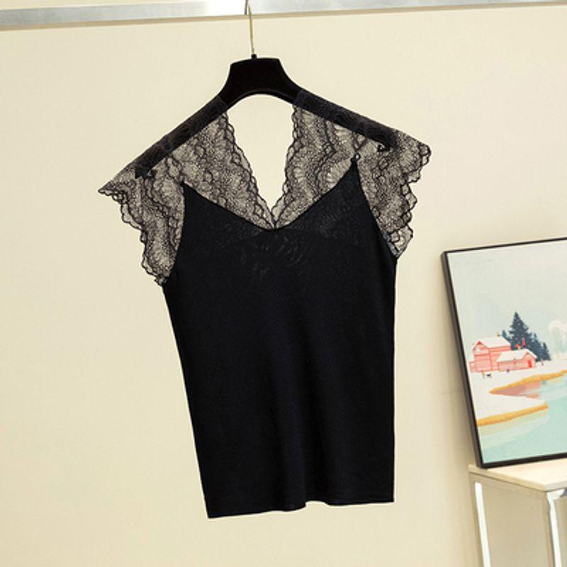 

Вязаный жилет без рукавов с V-образным вырезом, кружевом и скидкой от бренда Black All yards