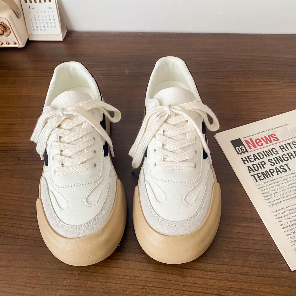 Hong Kong style platform white shoes women's 2025 new student versatile original niche board shoes chic retro moral training shoes