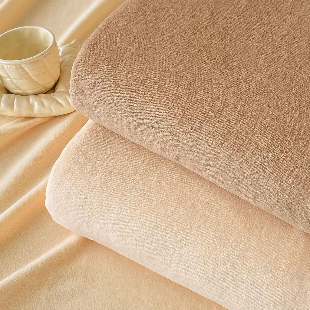 Luxurious Velvet Bed Sheet – Thick, Solid Color, for 1.5m/1.8m Beds, Ideal for Autumn/Winter