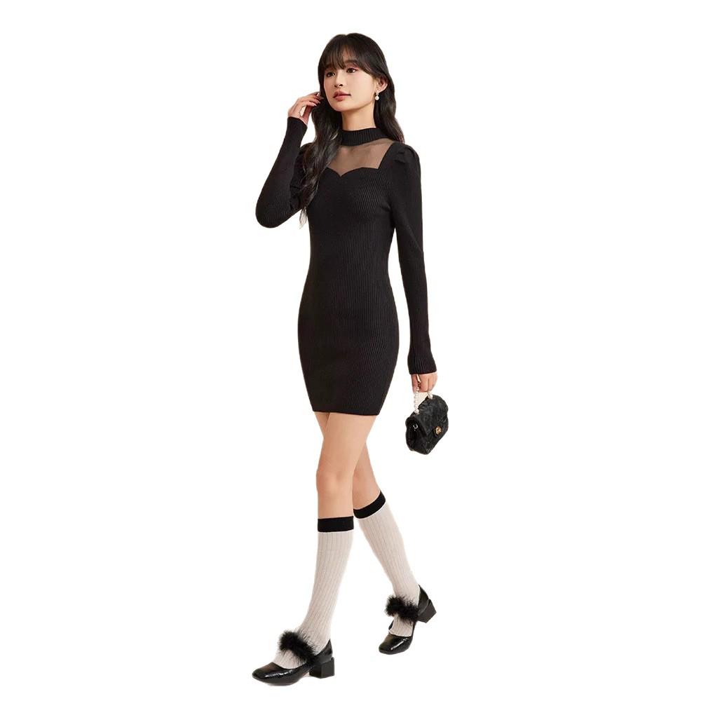 Eng anliegendes Strickkleid für Damen: Würziger Stil, Rundhalsausschnitt, Durchsichtig, Hüftbetont, Kurzer Rock für Herbst/Winter