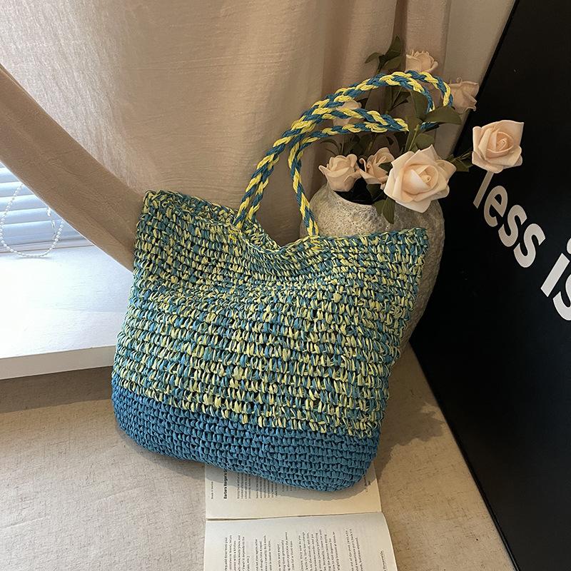 

Contrasting color woven bag women s new high-end seaside vacation beach bag large-capacity shoulder tote bag синий