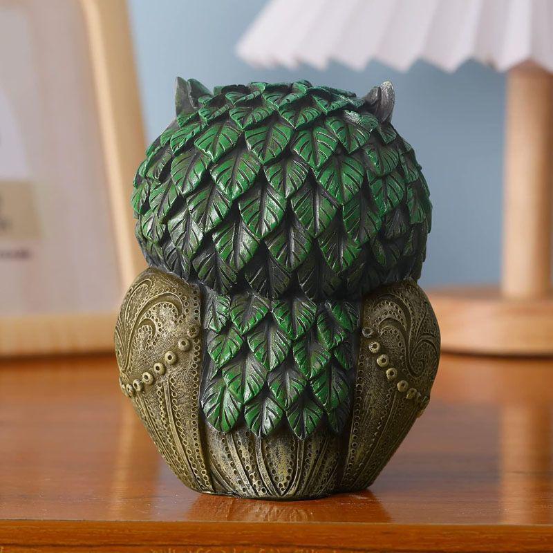 Nordic Retro Owl Figurine: Luxury European-Style Home Decor for Living Room and Entrance Hall.