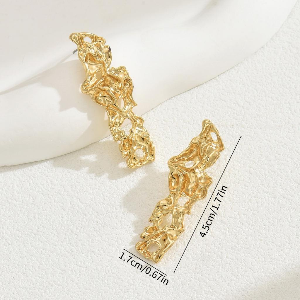 ins simple niche light luxury earrings Mori sweet pleated hollow design stud earrings versatile high-end earrings