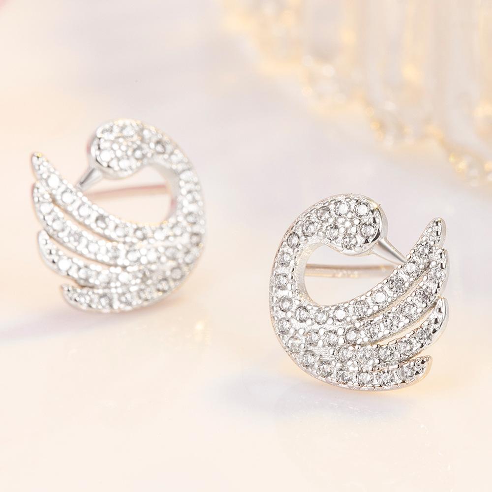 Exquisite Little Swan Stud Earrings Female S925 Silver Needle Popular Simple Fashion Temperament Elegant Earrings