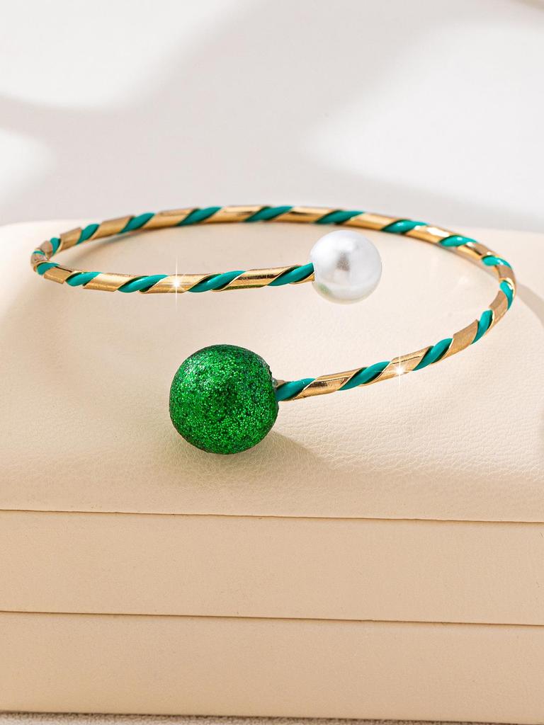 High-End Cute Christmas Bracelet: Versatile Luxury Gift for Women