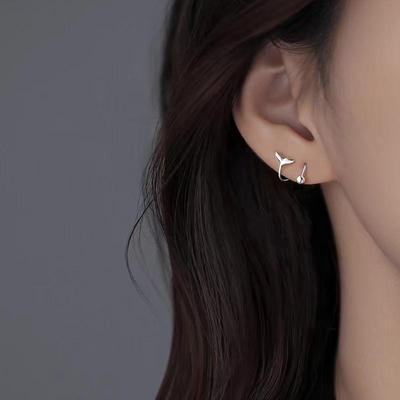 2024 Nischendesign Fischschwanz Ohrstecker – Elegantes, leichter Luxusschmuck für Frauen