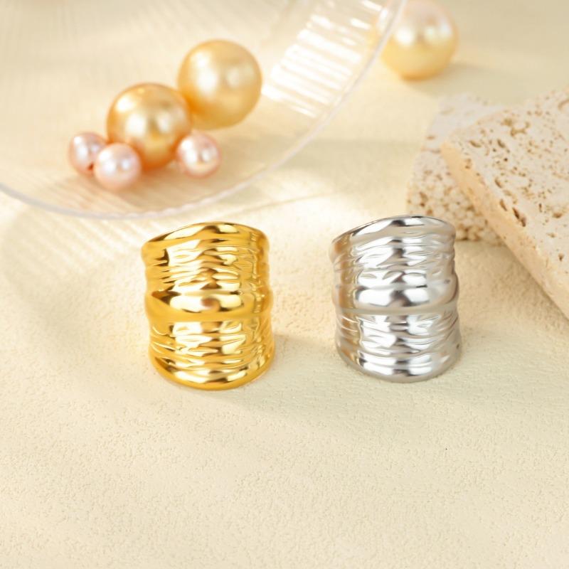 Neuer Stil Temperament unregelmäßig schlagender texturierter Titanstahlring Damen übertrieben fortgeschritten öffnend Paar Zeigefingerring