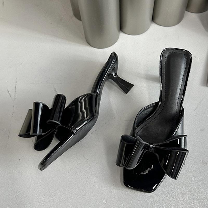 Fashion Liyke Fashion Patent Leather Butterfly Knot Women Slippers Square Toe Summer Sandals Low Thin Heels Mules Slides Shoes Size 39
