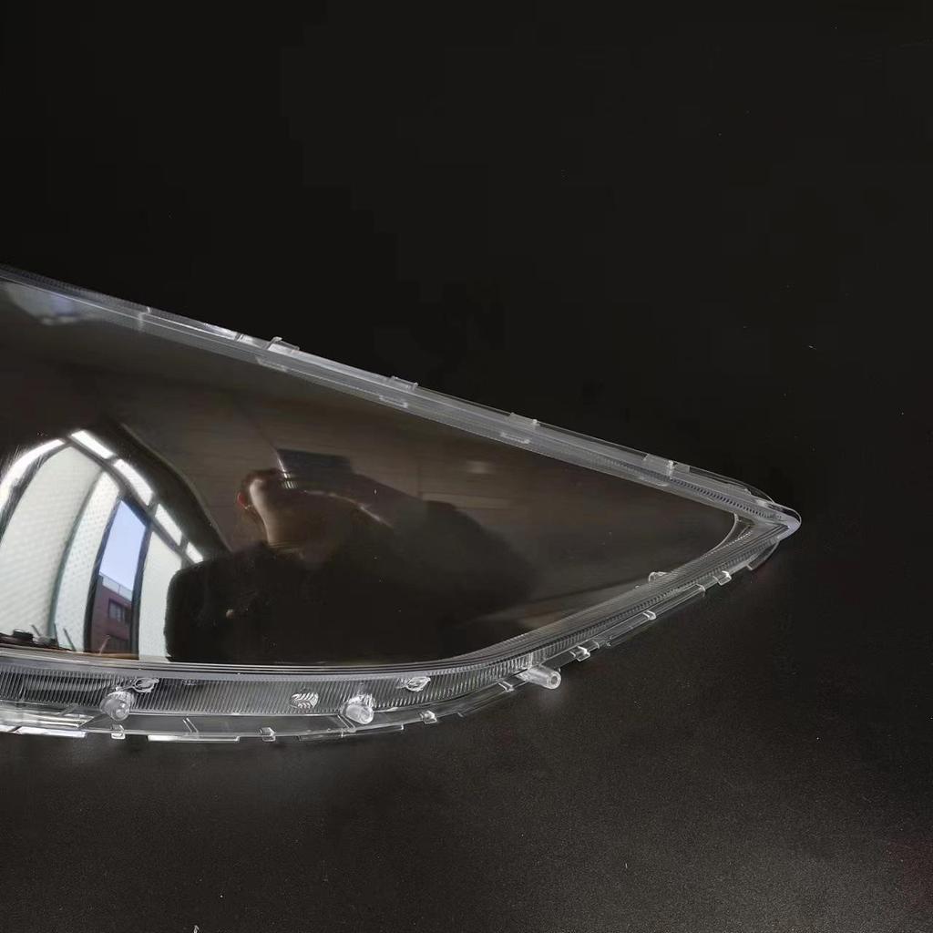 Compatibil cu Hyundai Elantra 2017-2019: Ansamblu Far, Carcasă Far Față, Capac Lentilă Fază Mică/Fază Lungă.