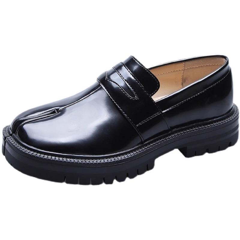 Fashion Tabi Shoes Loafer for Men and Women Split Toe Thick Sole Casual Patent Leather Shoes 2025
