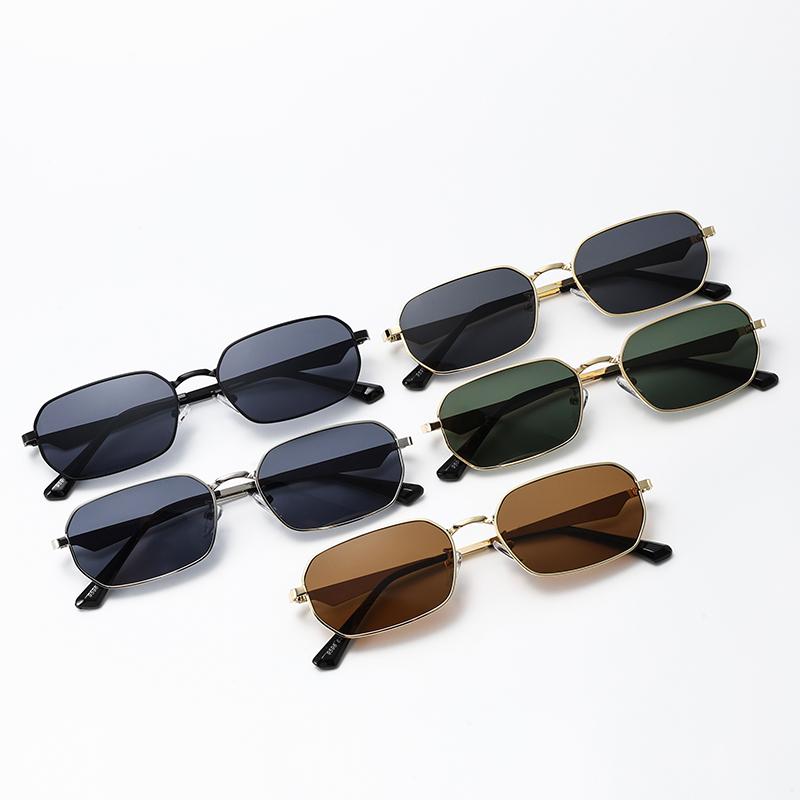 Fashion Small Frame Square Sunglasses Men Women Casual Metal Frame Sun Glasses Vintage Color Lens Design Eyeglasses UV400
