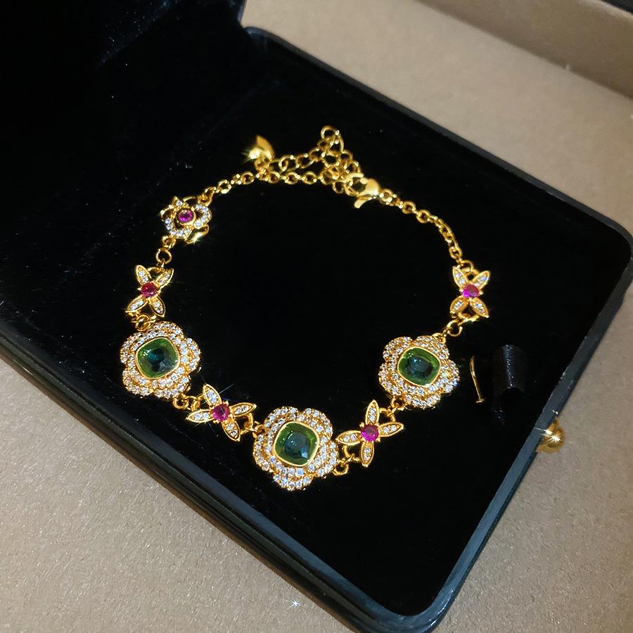 24K Gold-Plated Zircon Flower Bracelet: Luxurious Vintage Court-Style Bangle