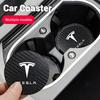 2 Stück Auto Logo Carbon Leder Wasserbecheruntersetzer Geräuschdämpfender Untersetzer für Model 3 Model S X Y Roadster SpaceX Autozubehör