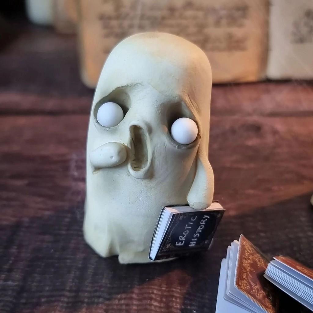 Resin Halloween Whimsical Ghost Display Figurine Perfect For Home Atmosphere And Gifts Festive