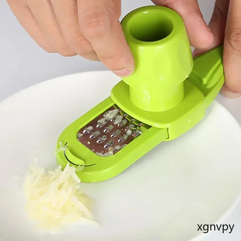 Xgnvpy 1 st Multifunktionell Manuell Vitlökspress Press Ingefära Kvarn Rivjärn Skärare Skalare Köksverktyg