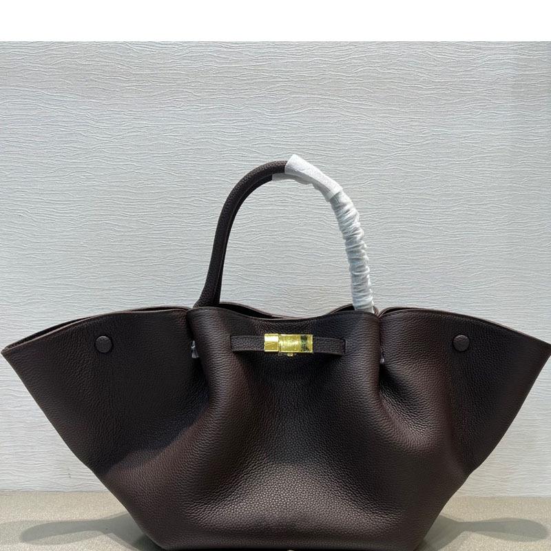 Wing bag, dumpling bag, large capacity tote bag, versatile bag, niche high-end small handbag.
