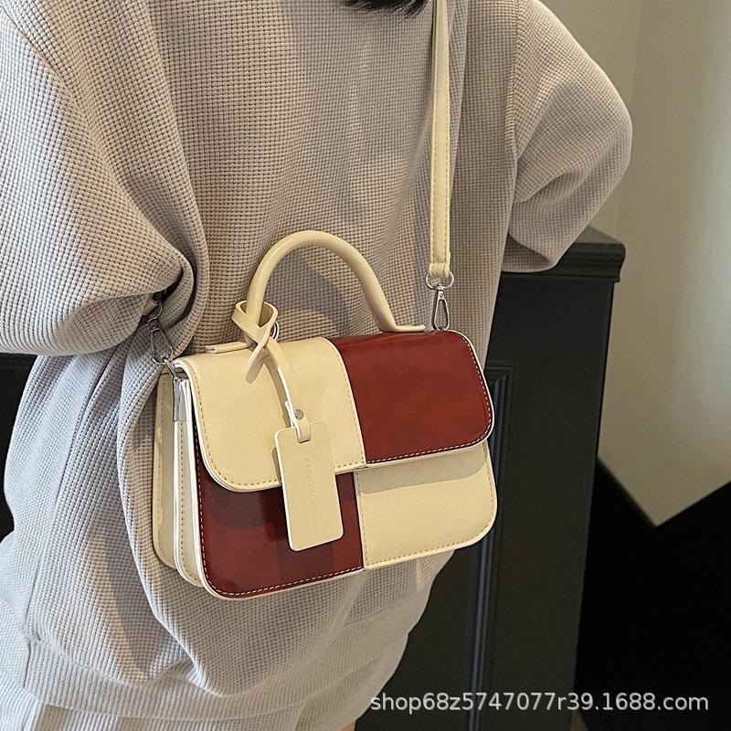 French Fashion Foreign Style Portable Small Bag Women's New Niche Texture Small Square Bag 2025 Simple Casual Messenger Bag