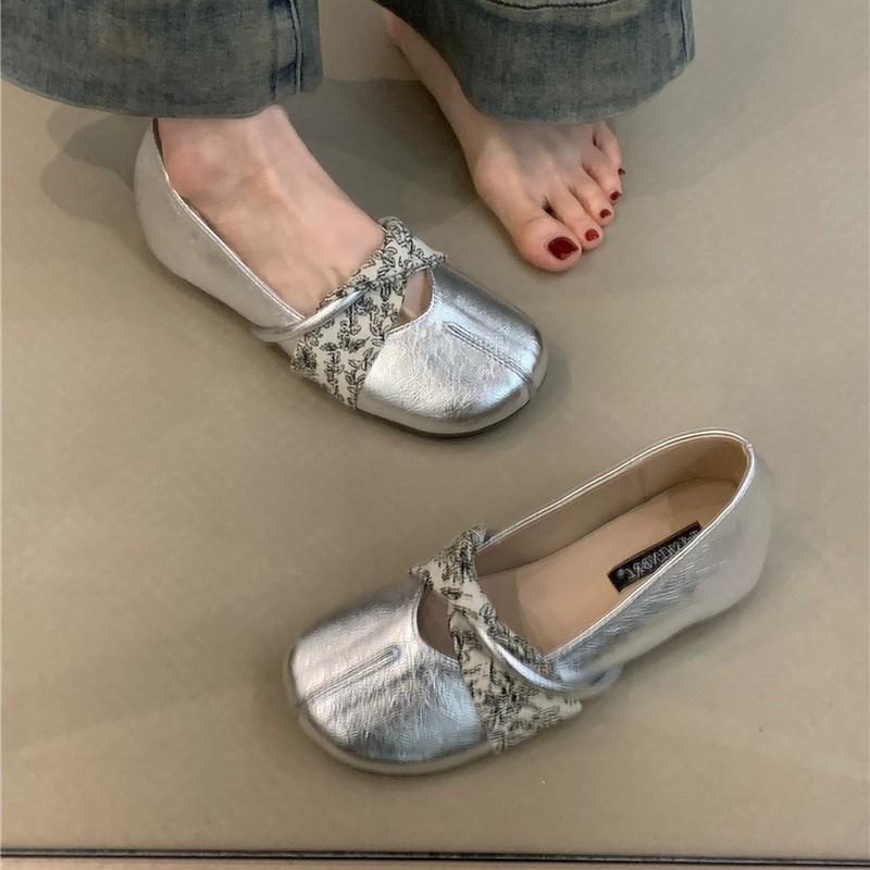 Retro Mary Jane shoes spring 2025 French temperament elegant with skirt round head inner height increase evening shoes single shoes