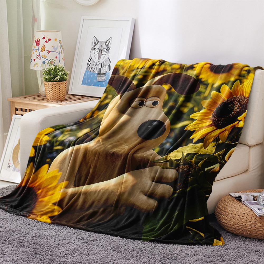 Wallace and Gromit Flannel Blanket, High quality Comfortable for All Seasons, Home Decor, Warmth and Comfort