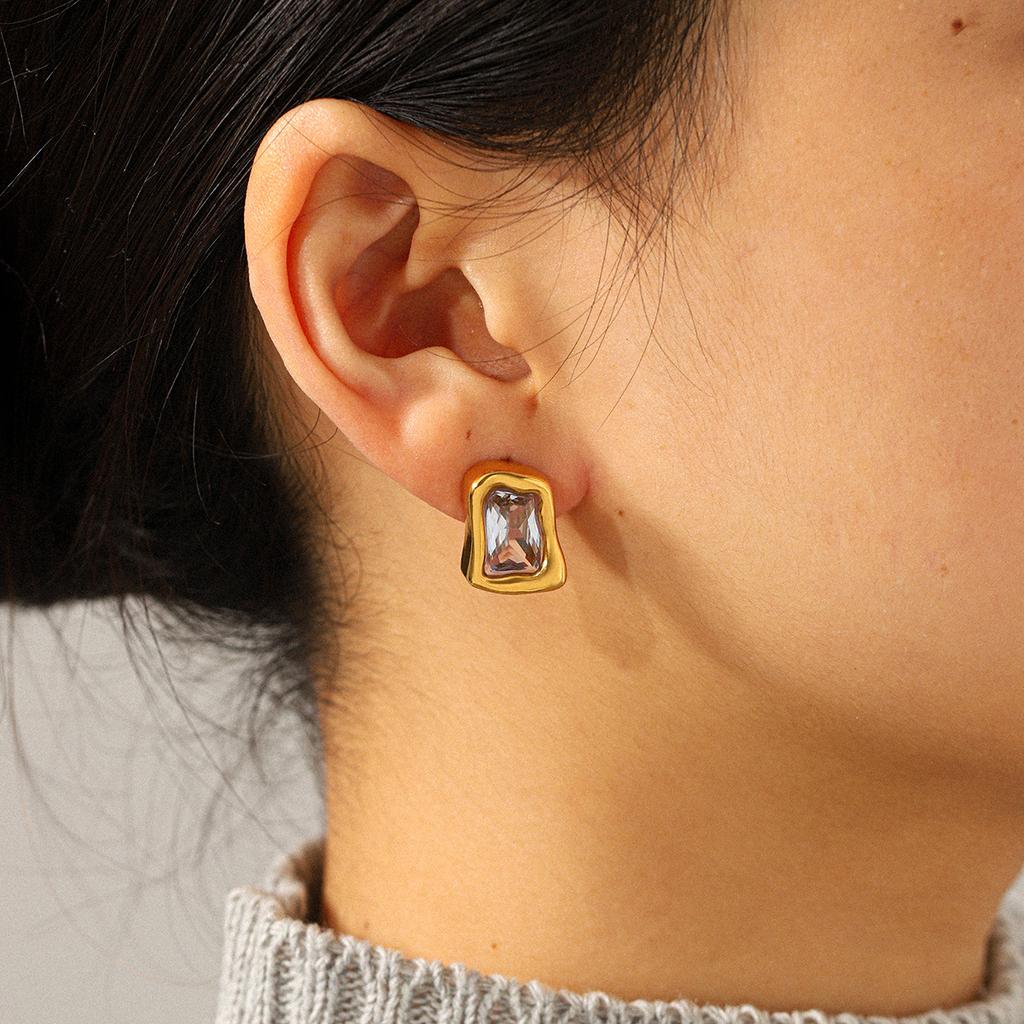 Stainless steel earrings, light luxury high-end zircon stud earrings, unique versatile titanium steel non-fading ear jewelry
