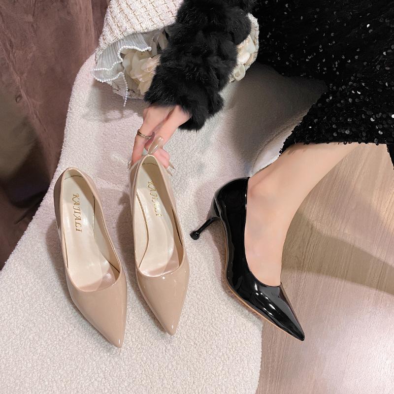 High heels, thin heels, femininity, autumn fashion, high sense, large size nude patent leather, not tired feet, light mouth single shoes