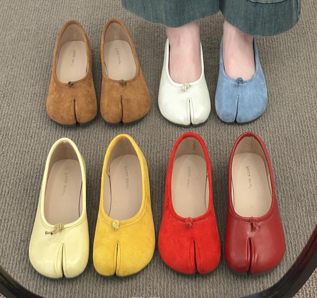 Fashion 2025 Japanese Style Tabi Ninja Shoes Women Retro Suede Flats Split Hoof Toe Boat Shoes Femme Mary Jeans Mocasines Ballerina Shoe