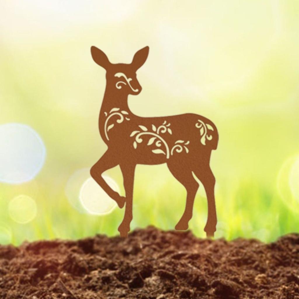 Sturdy Metal Deer Sculpture Garden Decoration