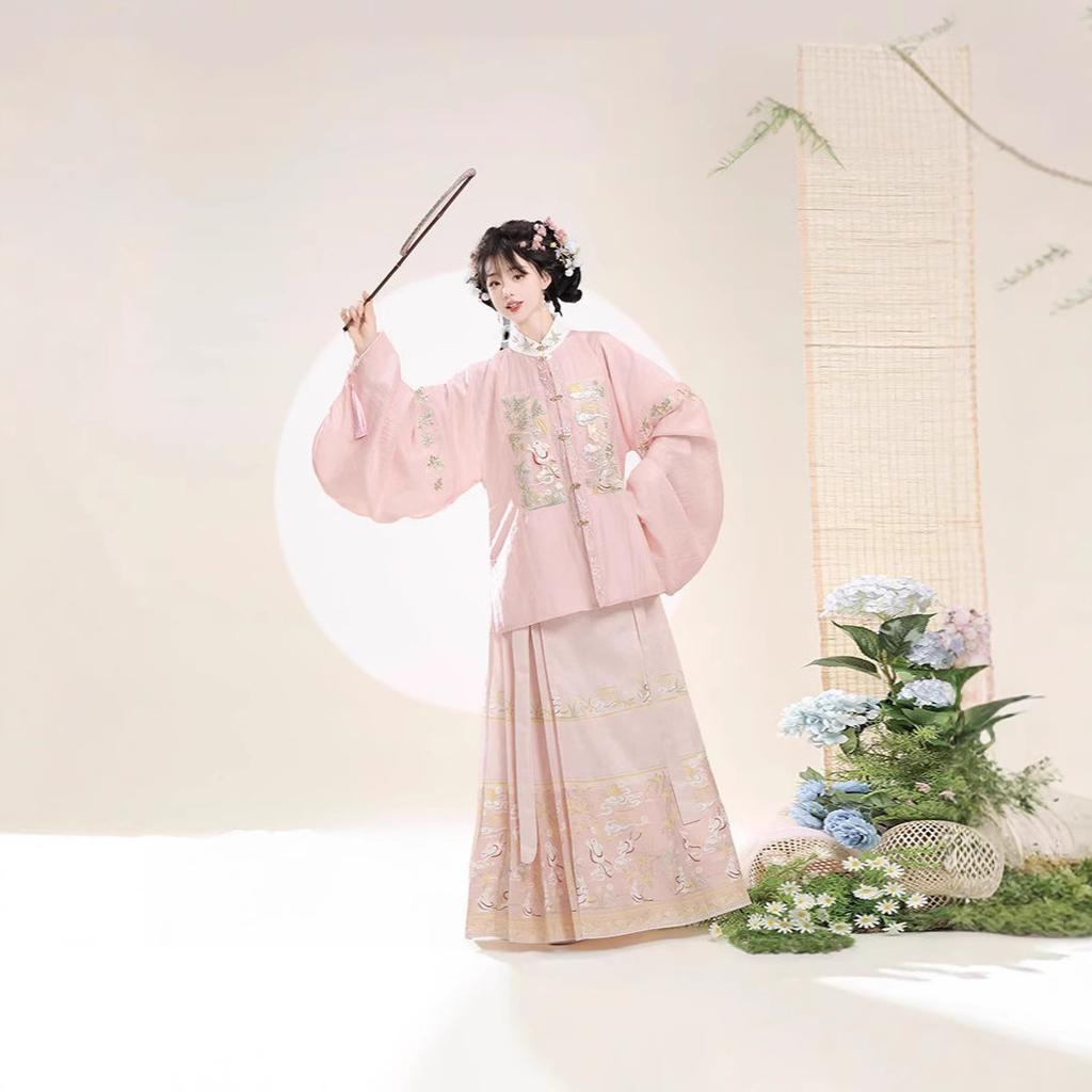 Women's Ming Dynasty Hanfu Set, "Osmanthus Rabbit" Embroidery Jacket with Pipa Sleeves & Mamian Skirt