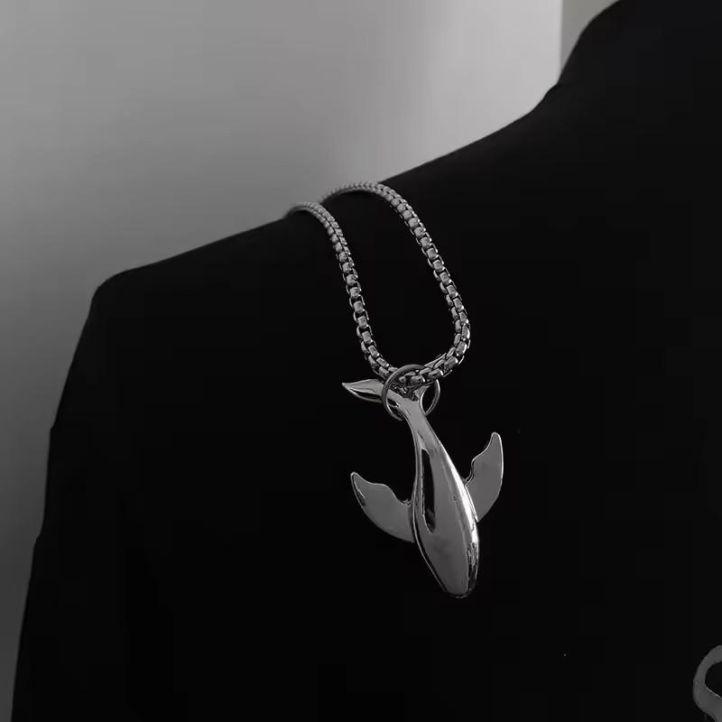Módní trend Velryba Nerezový přívěsek Náhrdelník pro muže Vynikající špičkový design Malá velryba Chladný vítr Dlouhý svetr řetízek