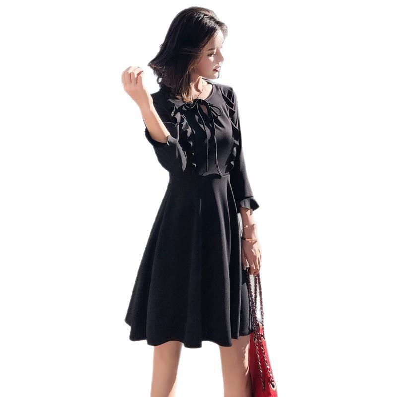 Autumn new temperament slim and thin ruffle edge bottom a word dress design Hepburn little black dress