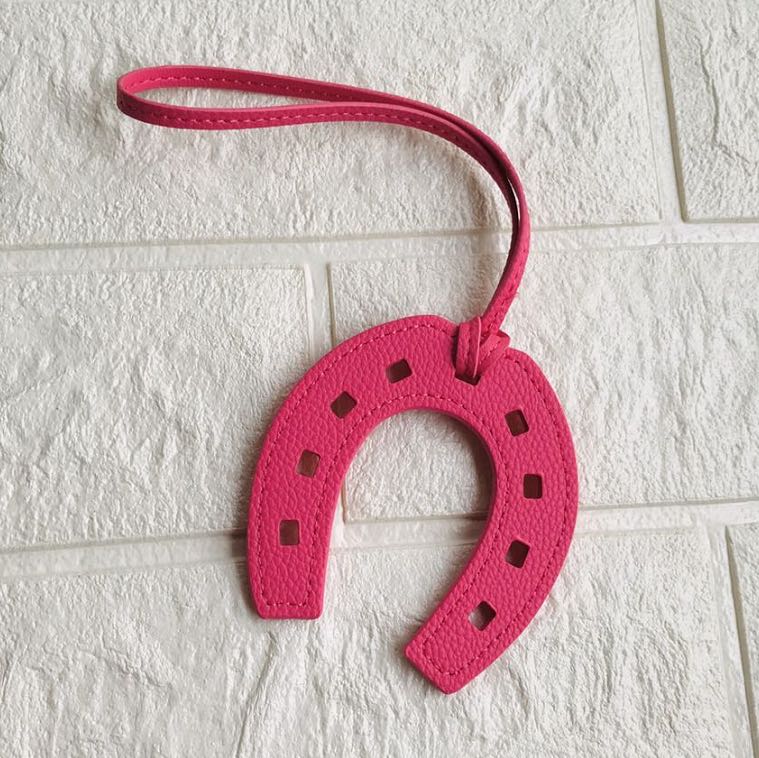 

10 цветов PU кожаный брелок в виде копыта подковы держатель для сумки Шарм сумка кошелек аксессуары для женщин и девочек