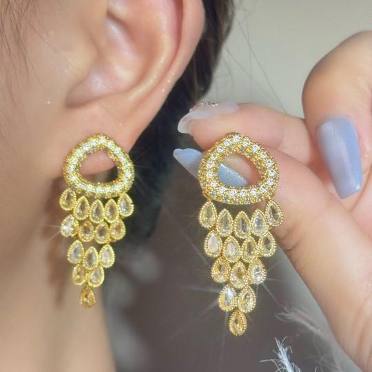 Light luxury European and American style fringed zircon long earrings fringed earrings heavy industry temperament earrings high-end diamond earrings
