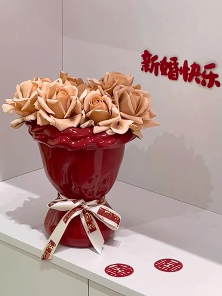 Set aus 100 Keramikvasen im Cremestil für Heimdekoration - Elegante handgebundene Straußform für Wohnzimmer-Blumenarrangements