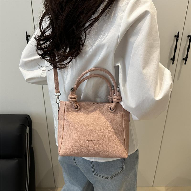 Hand carry high-end fashion bucket bag 2025 new Korean version ins trendy casual shoulder bag versatile messenger bag