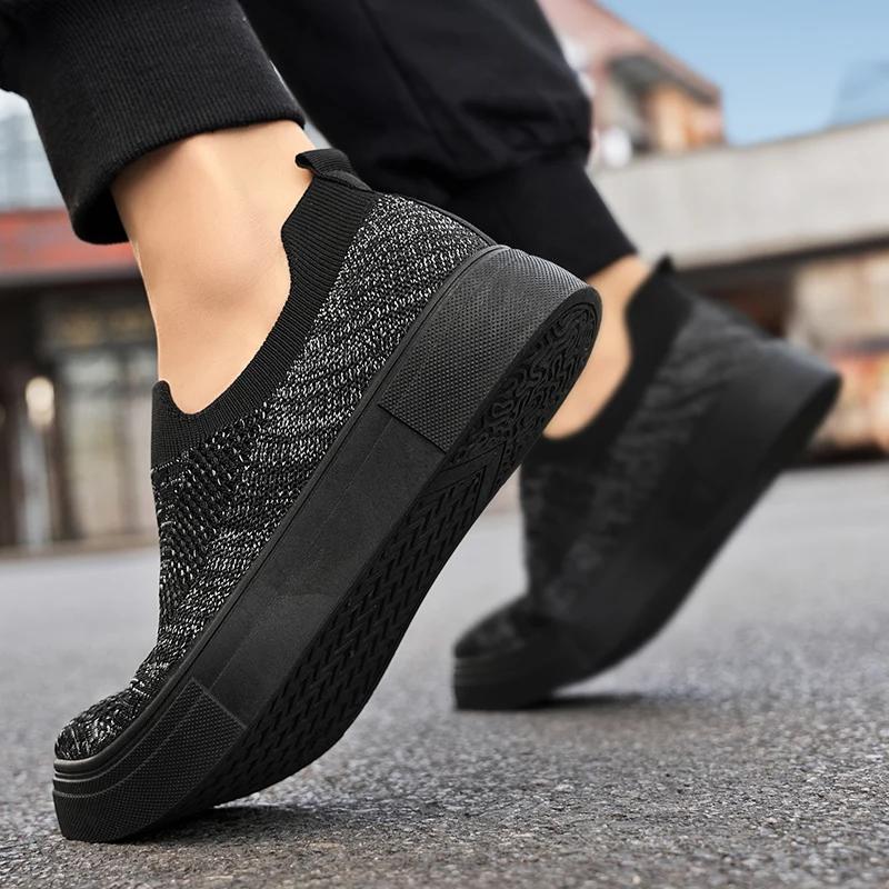 Flat Shoes Men Black Sliding in Sports Shoes Lightweight and Breathable Mesh Casual Shoes Comfortable Outdoor Walking in Summer