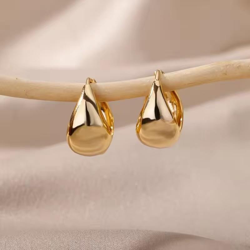 Unique And Fashionable Hanging Earrings, Retro Exquisite High-End Simple And Versatile Niche Earrings.